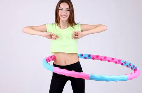 Упражнения с хулахупом для похудения: как научиться крутить обруч на ...